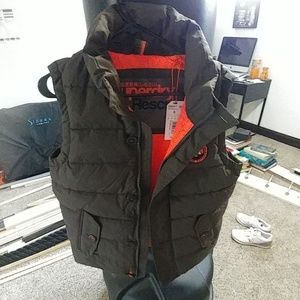 breng de actie rijstwijn Gek Superdry Vests for Men - Poshmark